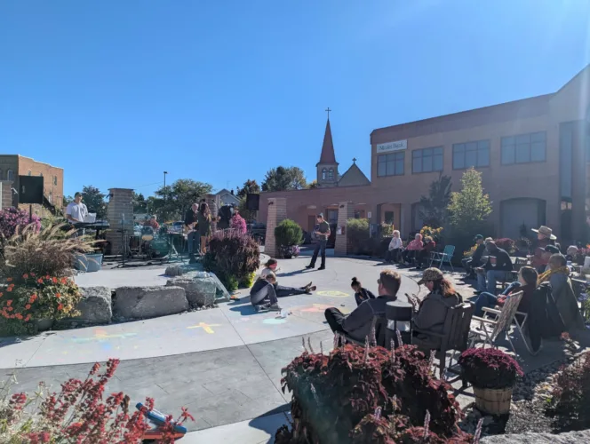 Living Hope Church hosts worship service at Culligan Plaza